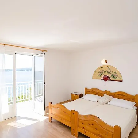 アパート Sestanovic オレビック