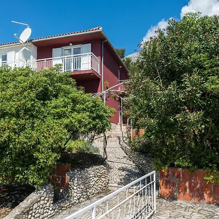 アパート Sestanovic